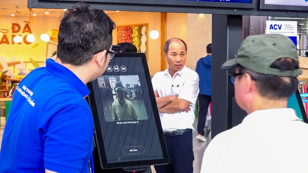 Đà Nẵng khai trương lối đi ưu tiên bằng sinh trắc học tại sân bay - Ảnh 2.
