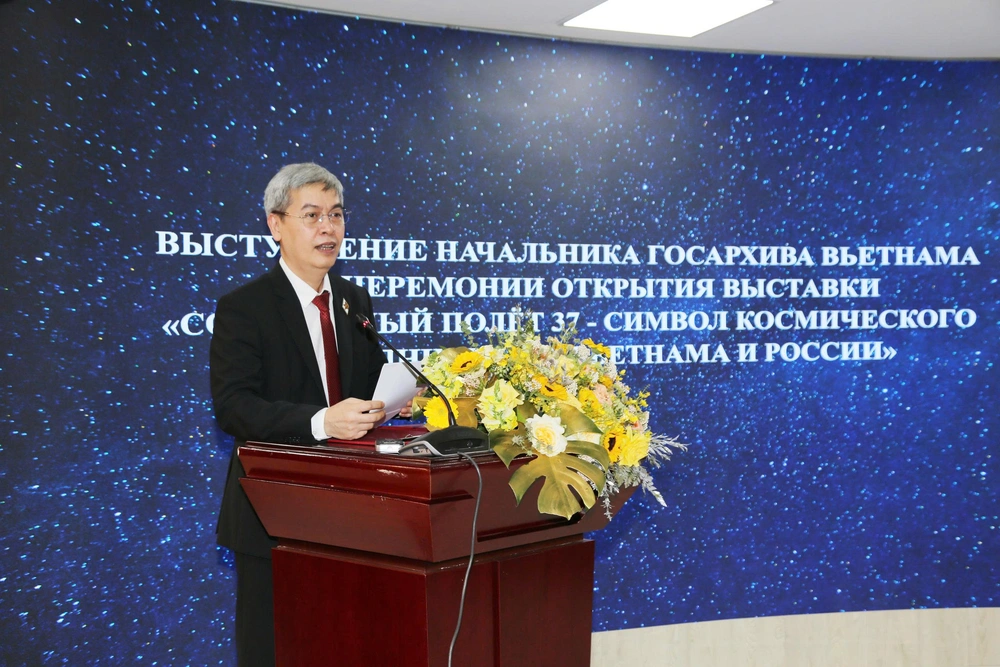 Trưng bày nhiều tư liệu về chuyến bay vào vũ trụ đầu tiên của người Việt Nam - Ảnh 3.