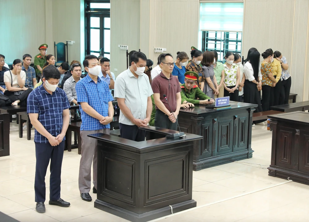 Tuyên án vụ 35 bị cáo đưa, nhận hối lộ trong cung cấp thực phẩm trường mầm non tại Bắc Ninh và Hà Nội - Ảnh 3.