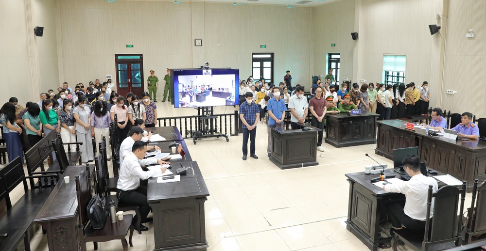 Tuyên án vụ 35 bị cáo đưa, nhận hối lộ trong cung cấp thực phẩm trường mầm non tại Bắc Ninh và Hà Nội - Ảnh 2.