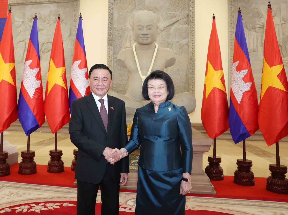 Đồng chí Trần Cẩm Tú, Ủy viên Bộ Chính trị, Thường trực Ban Bí thư hội kiến Samdech Khuon Sudary, Chủ tịch Quốc hội Campuchia - Ảnh 1.