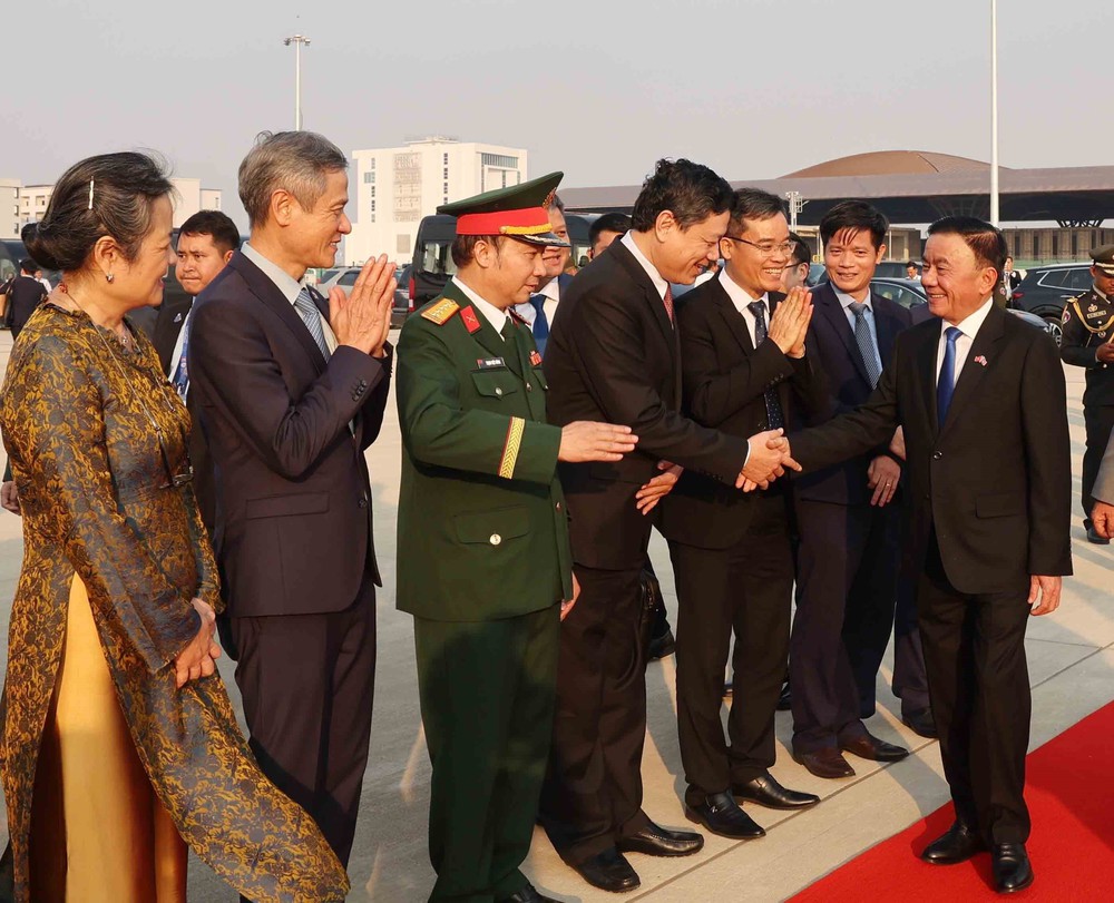 Thường trực Ban Bí thư Trần Cẩm Tú về tới Hà Nội, kết thúc tốt đẹp chuyến thăm chính thức Lào và Campuchia - Ảnh 3.