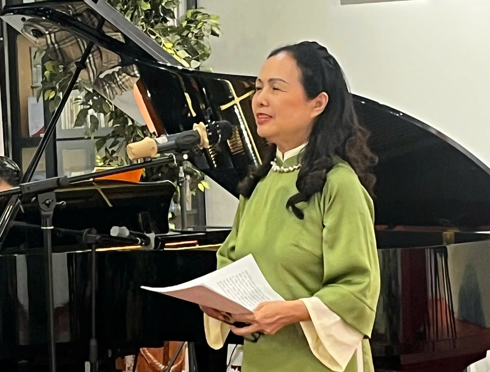 Vẻ đẹp của nhà văn nữ trên trang viết và trong cuộc đời - Ảnh 3.