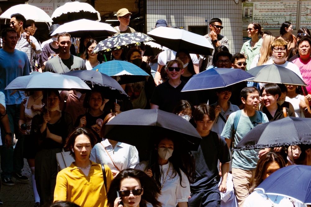 Nhật Bản ghi nhận nhiệt độ tăng bất thường tại nhiều khu vực - Ảnh 1.