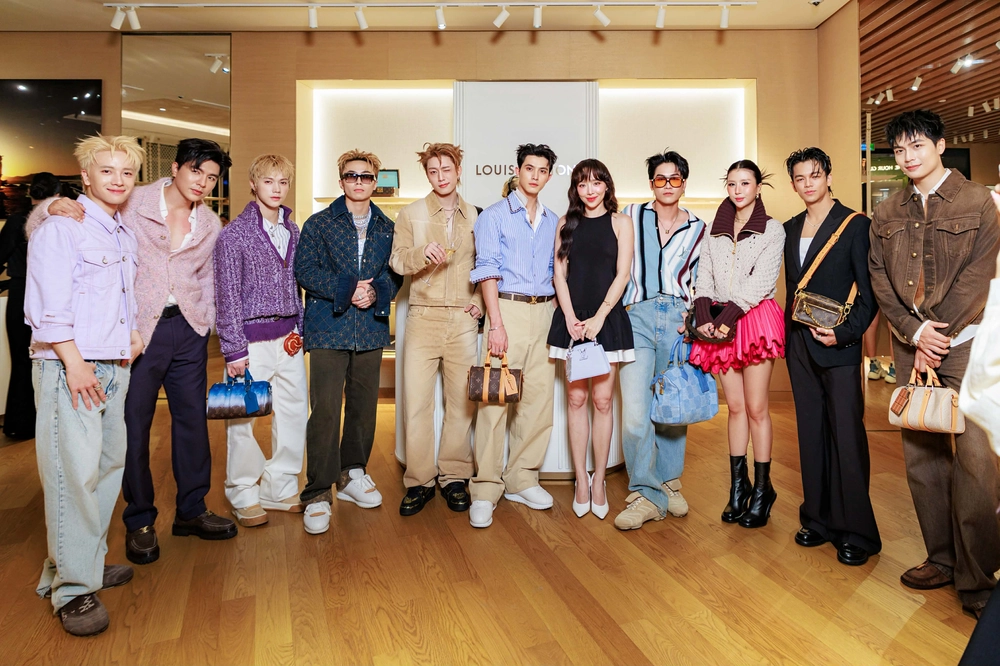 Dàn nam thần Vbiz đổ bộ cửa hàng mới của Louis Vuitton - Ảnh 1. Dàn nam thần Vbiz đổ bộ cửa hàng mới của Louis Vuitton - Ảnh 1.