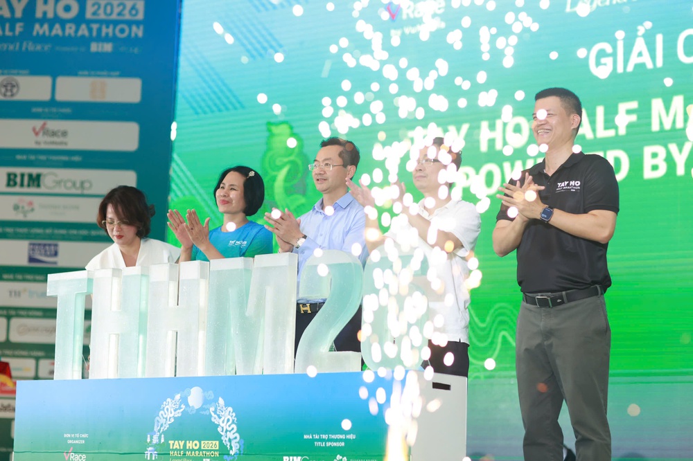 Hơn 10.000 runner tranh tài tại Giải chạy Tay Ho Half Marathon 2026 - Ảnh 2. Hơn 10.000 runner tranh tài tại Giải chạy Tay Ho Half Marathon 2026 - Ảnh 2.