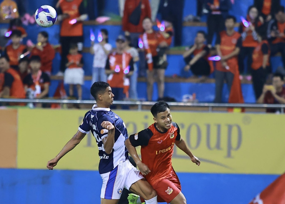 Giấc mơ đội tuyển Việt Nam xa dần với trung vệ nhập tịch - Ảnh 2.