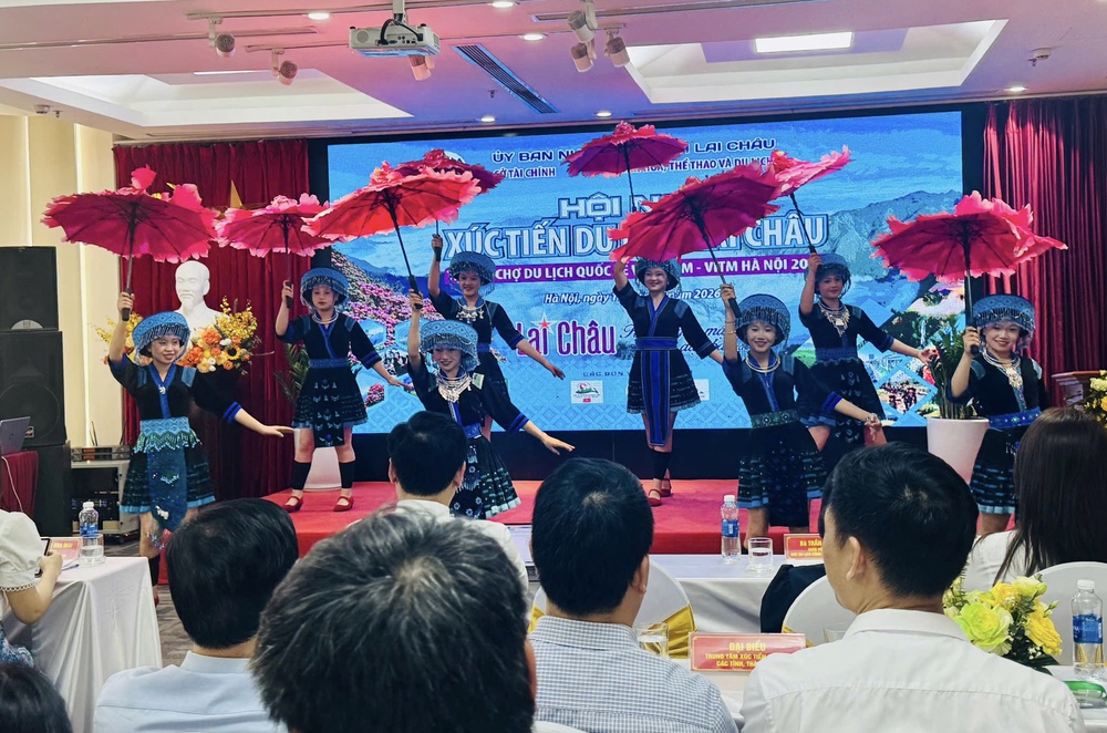 Lai Châu phát triển du lịch từ giá trị văn hóa và thiên nhiên kỳ vĩ - Ảnh 1.