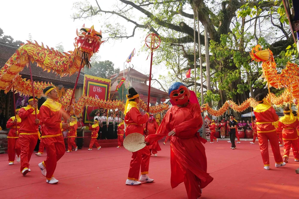 Đặc sắc Lễ hội Thành Bản Phủ, tưởng nhớ tướng quân Hoàng Công Chất - Ảnh 4.