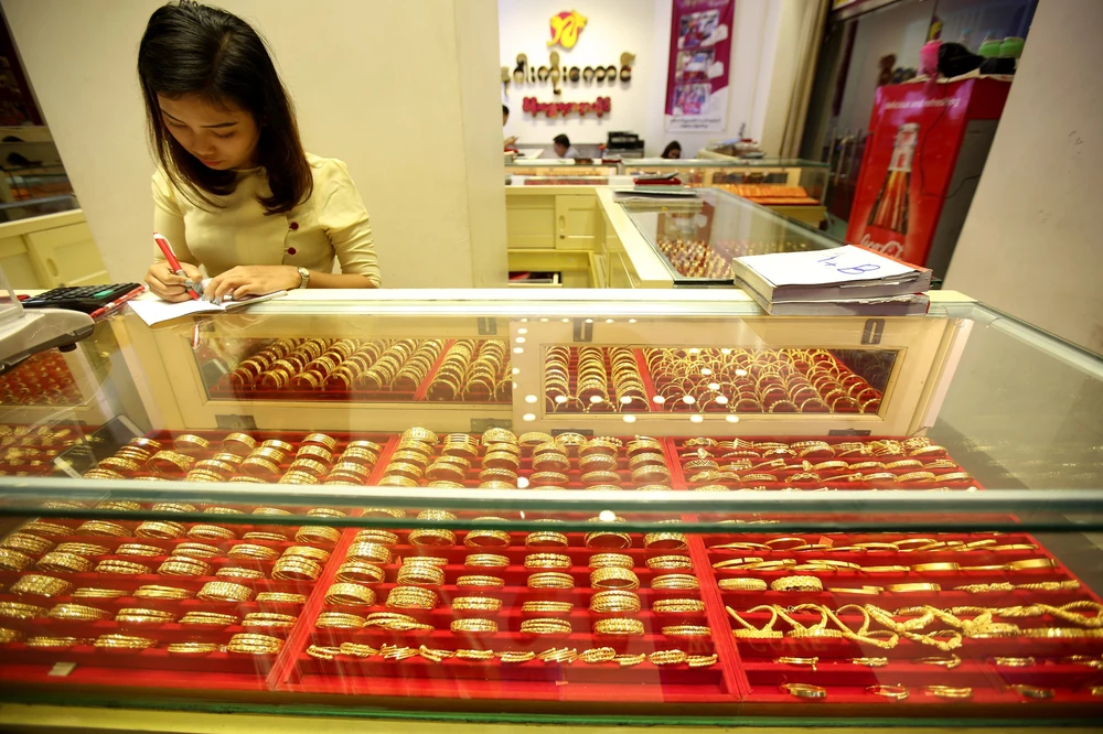 Giá vàng vẫn “giằng co” giữa lạm phát và lãi suất - Ảnh 2. Giá vàng vẫn “giằng co” giữa lạm phát và lãi suất - Ảnh 2.