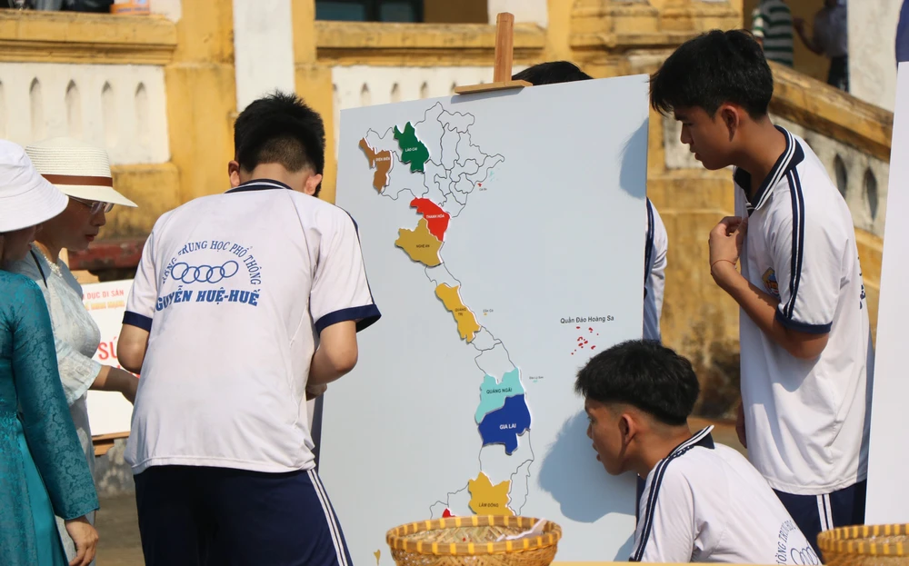 Đưa giáo dục di sản với giá trị lịch sử đến gần với thế hệ trẻ - Ảnh 2.