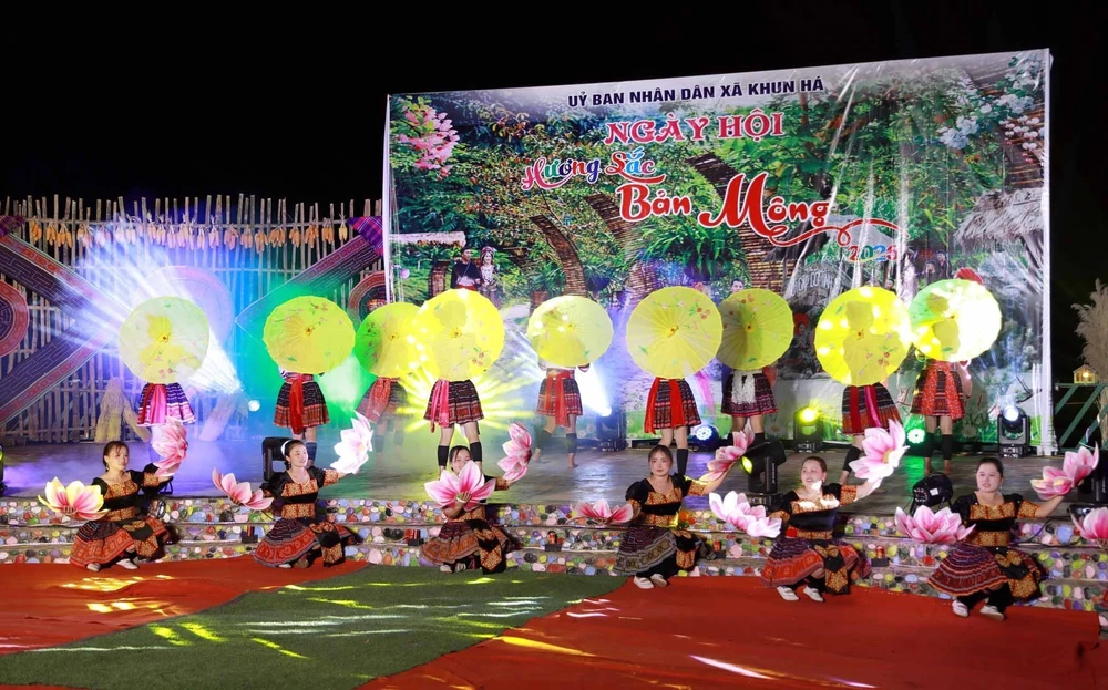 Lai Châu phát triển du lịch từ giá trị văn hóa và thiên nhiên kỳ vĩ - Ảnh 3.