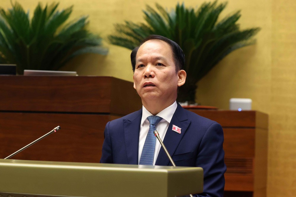 Bên lề Kỳ họp thứ Nhất, Quốc hội khóa XVI: Giảm bớt thủ tục hành chính, tạo thuận lợi cho người dân - Ảnh 1.