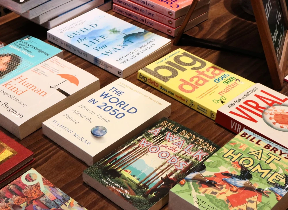 Nâng cao văn hóa đọc từ sách ngoại văn - Ảnh 6. Nâng cao văn hóa đọc từ sách ngoại văn - Ảnh 6.