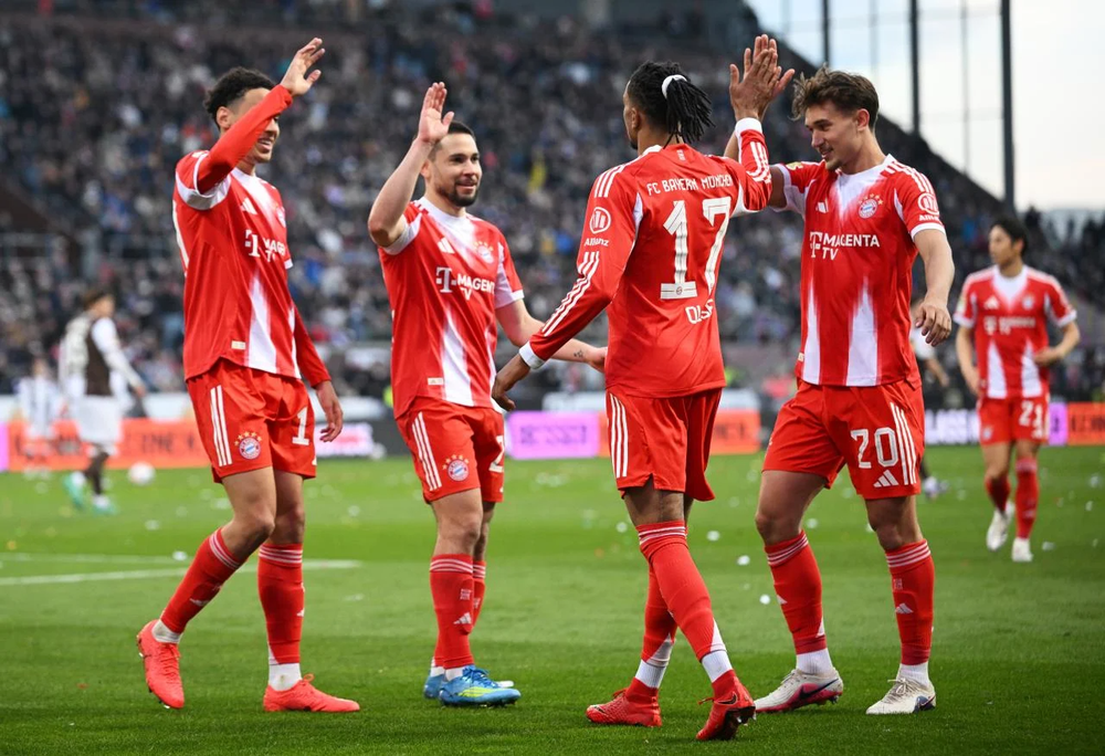 Vô tiền khoáng hậu: Bayern phá vỡ kỷ lục ghi bàn mọi thời đại tại Bundesliga với 105 bàn thắng - Ảnh 1.