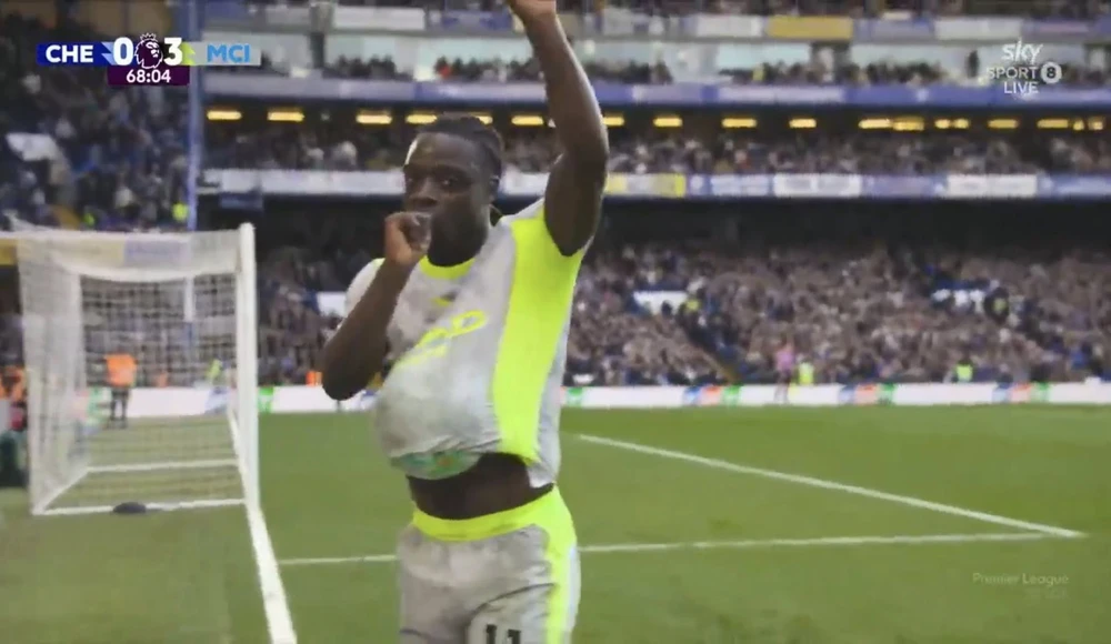 Đại thắng trên sân Chelsea, Man City phả hơi nóng vào gáy Arsenal trong cuộc đua vô địch Ngoại hạng Anh - Ảnh 2.