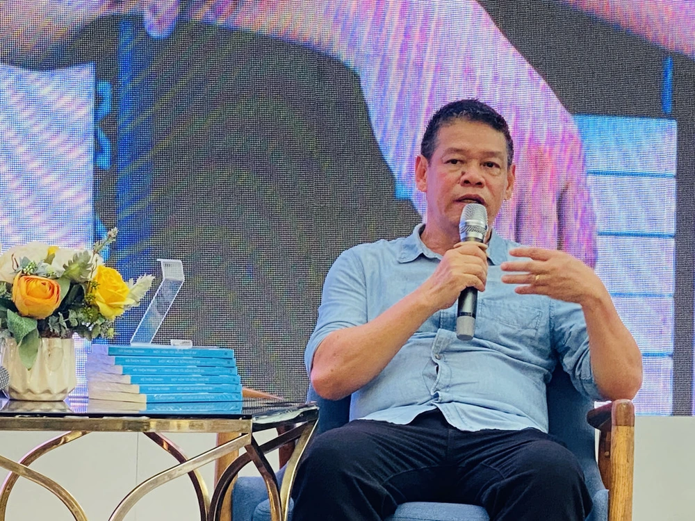 “Một hôm tôi bỗng nhớ ra” của Võ Thiện Thanh: Thong thả kể chuyện âm nhạc, đời thường và AI - Ảnh 3.