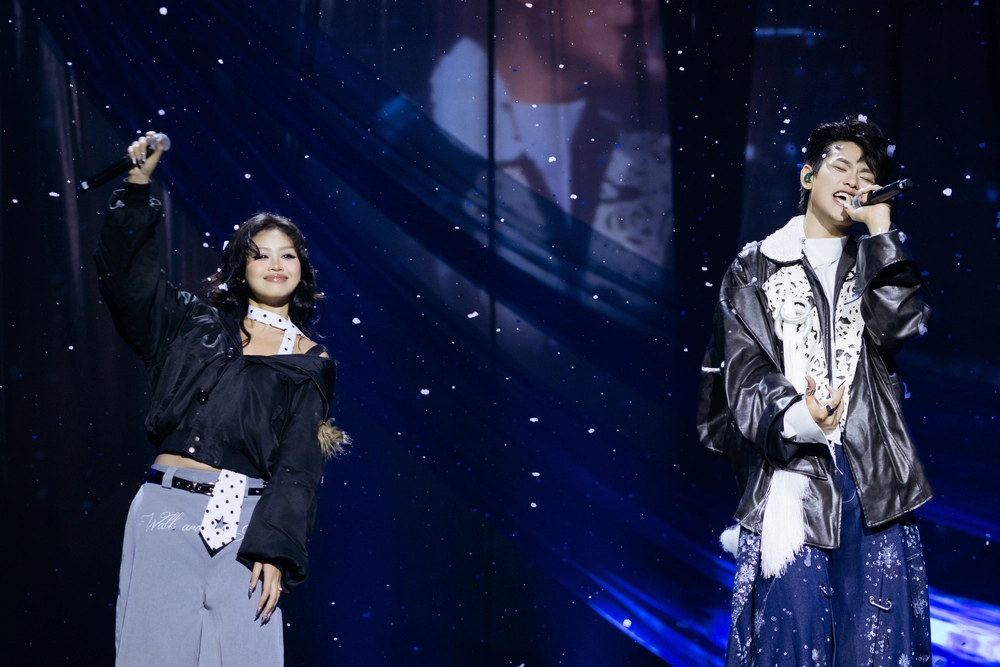 Buitruonglinh khóc vì hạnh phúc trong concert cá nhânn - Ảnh 3.