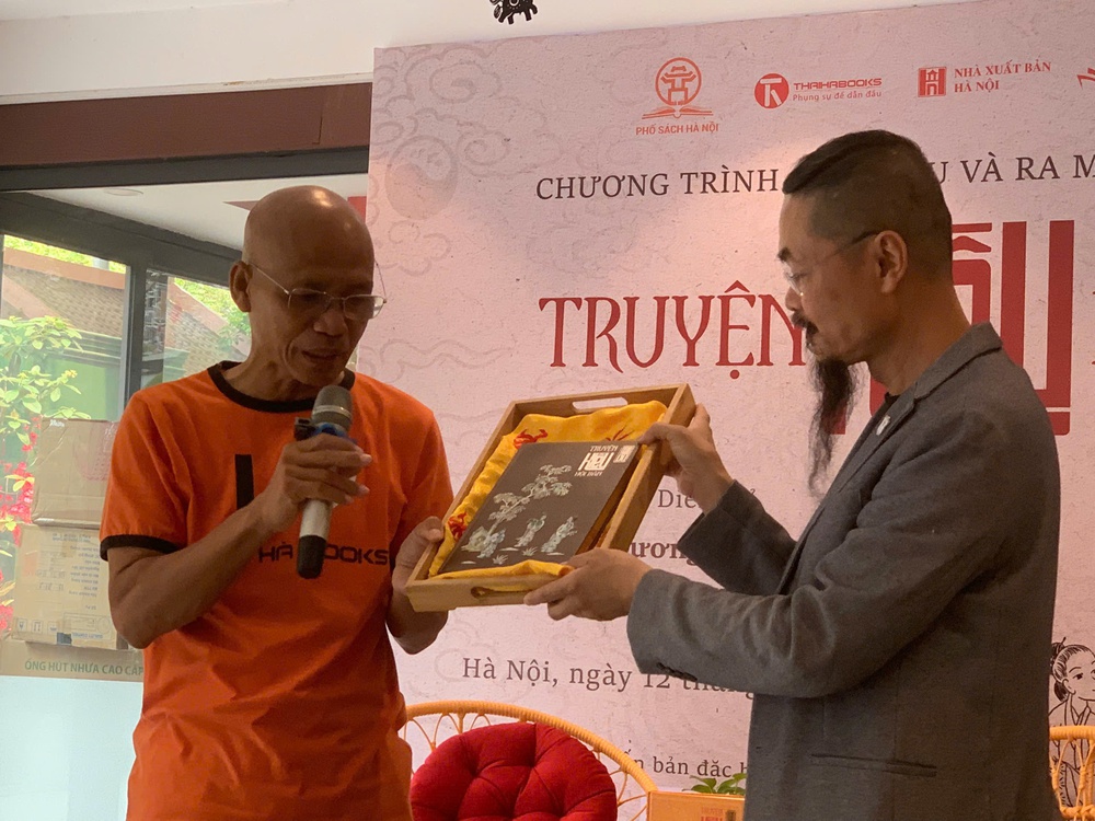 Ra mắt phiên bản "Truyện Kiều hội bản" khảm trai thủ công - Ảnh 3. Ra mắt phiên bản "Truyện Kiều hội bản" khảm trai thủ công - Ảnh 3.