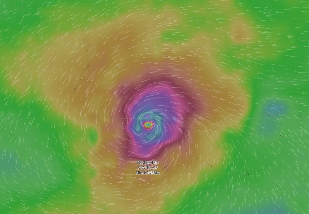 Bão SINLAKU có thể đạt cấp siêu bão nhưng không vào Biển Đông - Ảnh 1. Bão SINLAKU có thể đạt cấp siêu bão nhưng không vào Biển Đông - Ảnh 1.