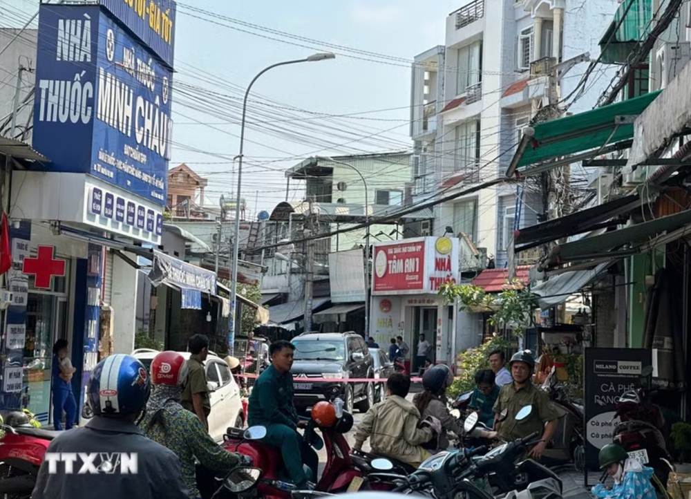 Thành phố Hồ Chí Minh: Tích cực cấp cứu các nạn nhân vụ cháy nhà trọ rạng sáng 12/4 - Ảnh 1.