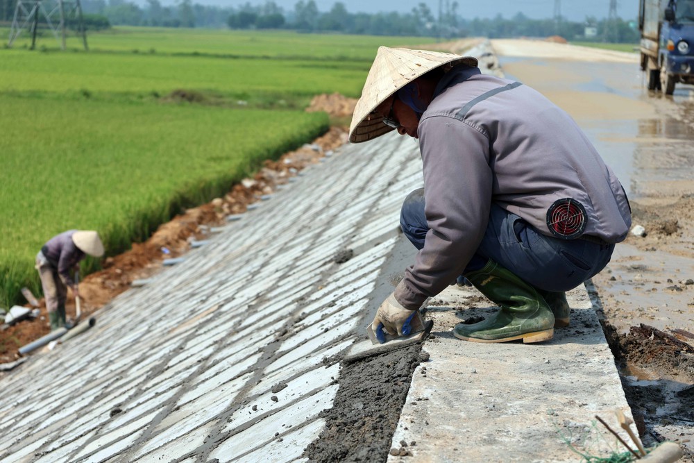 Nắng nóng còn kéo dài và gia tăng về cường độ ở nhiều khu vực - Ảnh 4.