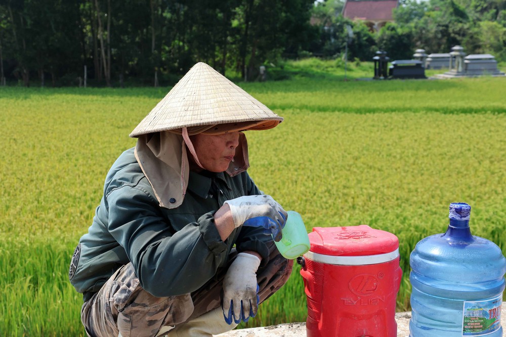 Nắng nóng còn kéo dài và gia tăng về cường độ ở nhiều khu vực - Ảnh 3.