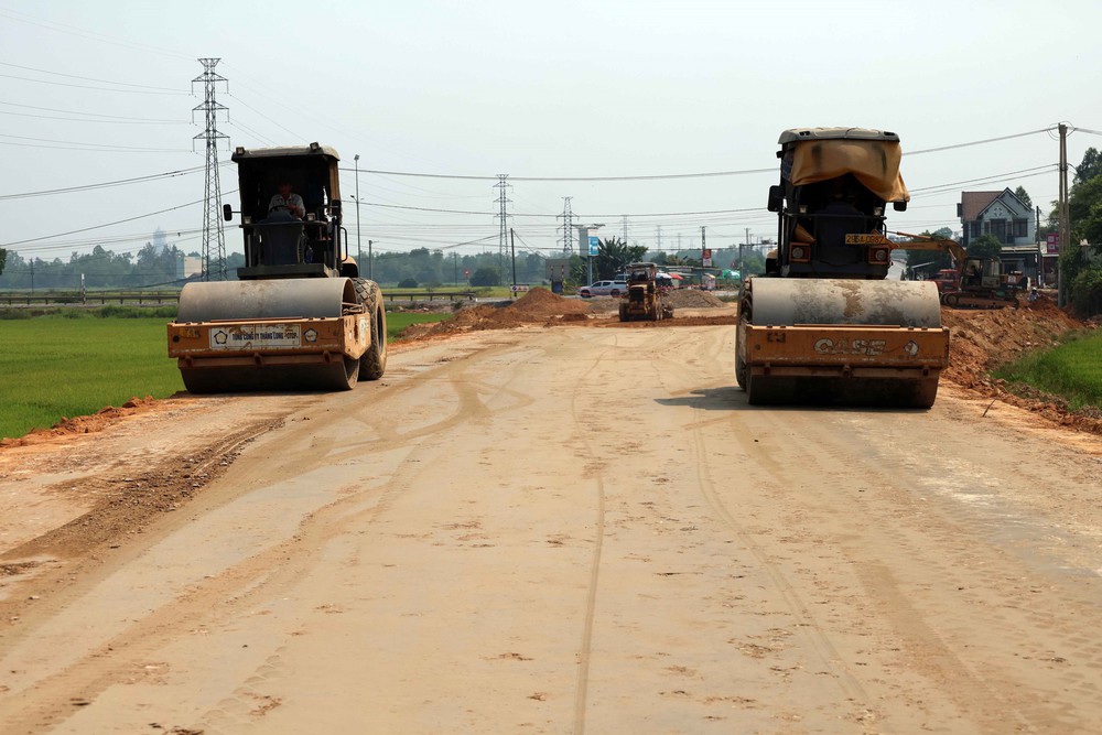 Nắng nóng còn kéo dài và gia tăng về cường độ ở nhiều khu vực - Ảnh 1.