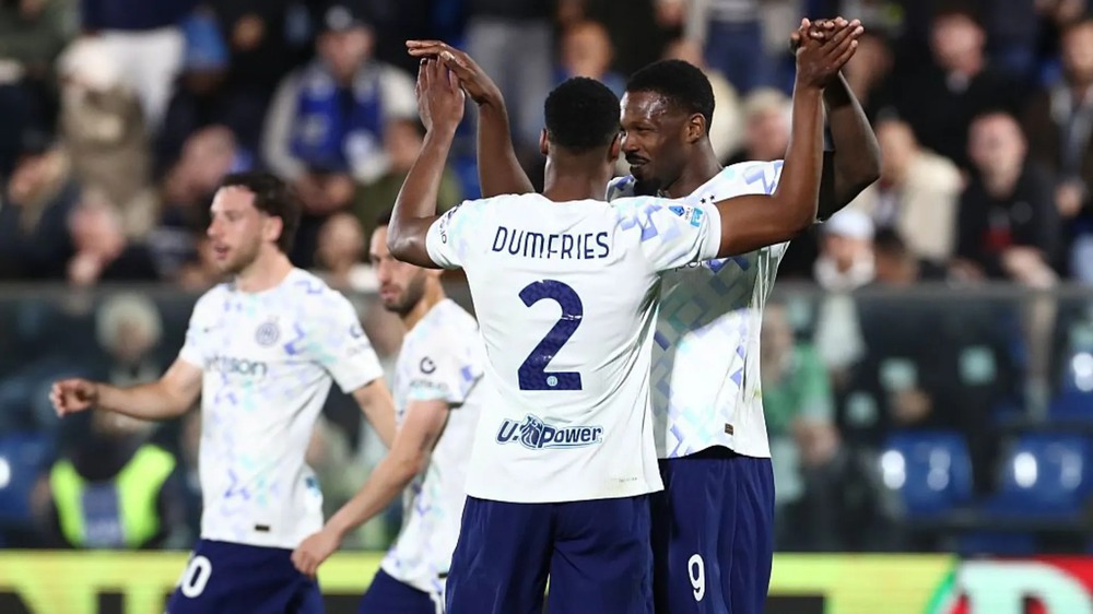 Inter bỏ cách Napoli 9 điểm: Đếm ngược đến ngày đăng quang - Ảnh 1. Inter bỏ cách Napoli 9 điểm: Đếm ngược đến ngày đăng quang - Ảnh 1.