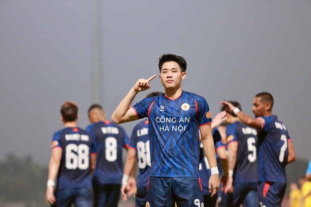 Ngôi sao U23 Việt Nam tỏa sáng ở V-League  - Ảnh 1.