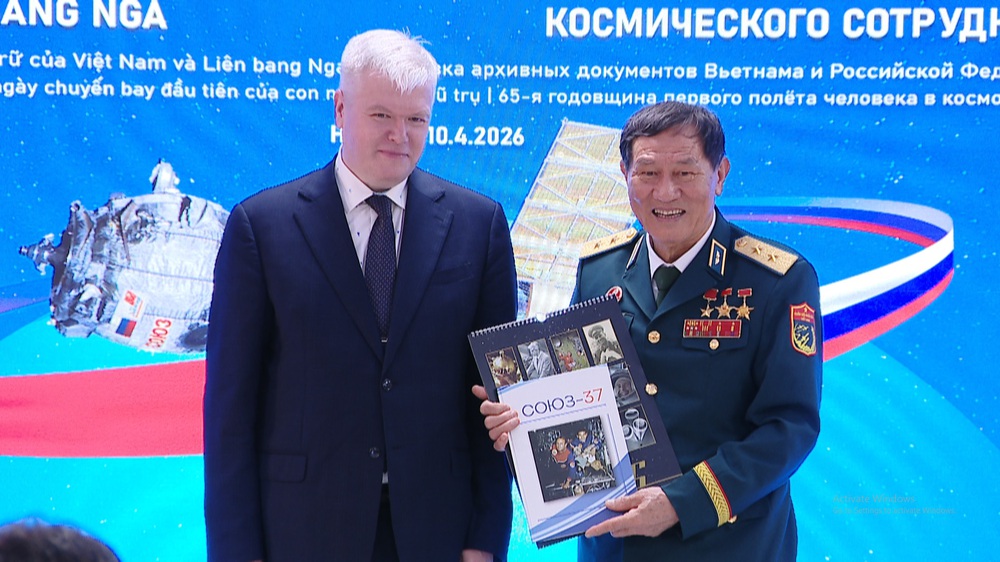 Những kỷ vật từng du hành vào không gian mang theo khát vọng Việt – Nga - Ảnh 4. Những kỷ vật từng du hành vào không gian mang theo khát vọng Việt – Nga - Ảnh 4.