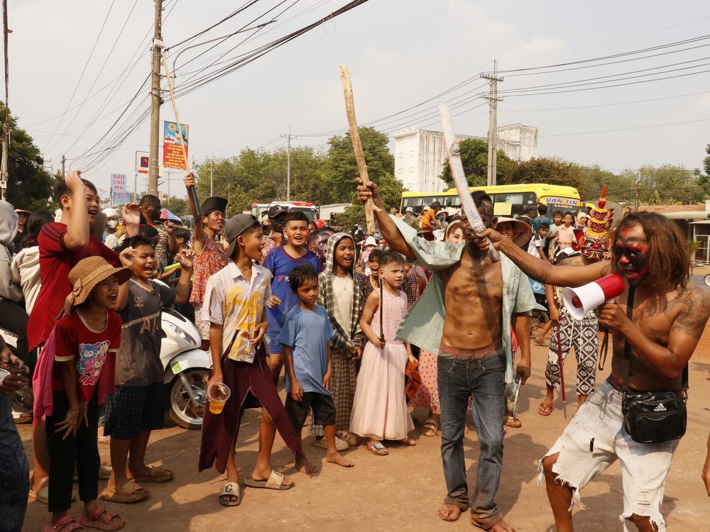 Sắc màu Tết Chôl Chnăm Thmây lan tỏa, thắt chặt tình đoàn kết - Ảnh 3.