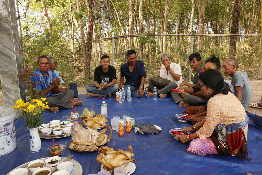 Sắc màu Tết Chôl Chnăm Thmây lan tỏa, thắt chặt tình đoàn kết - Ảnh 1.