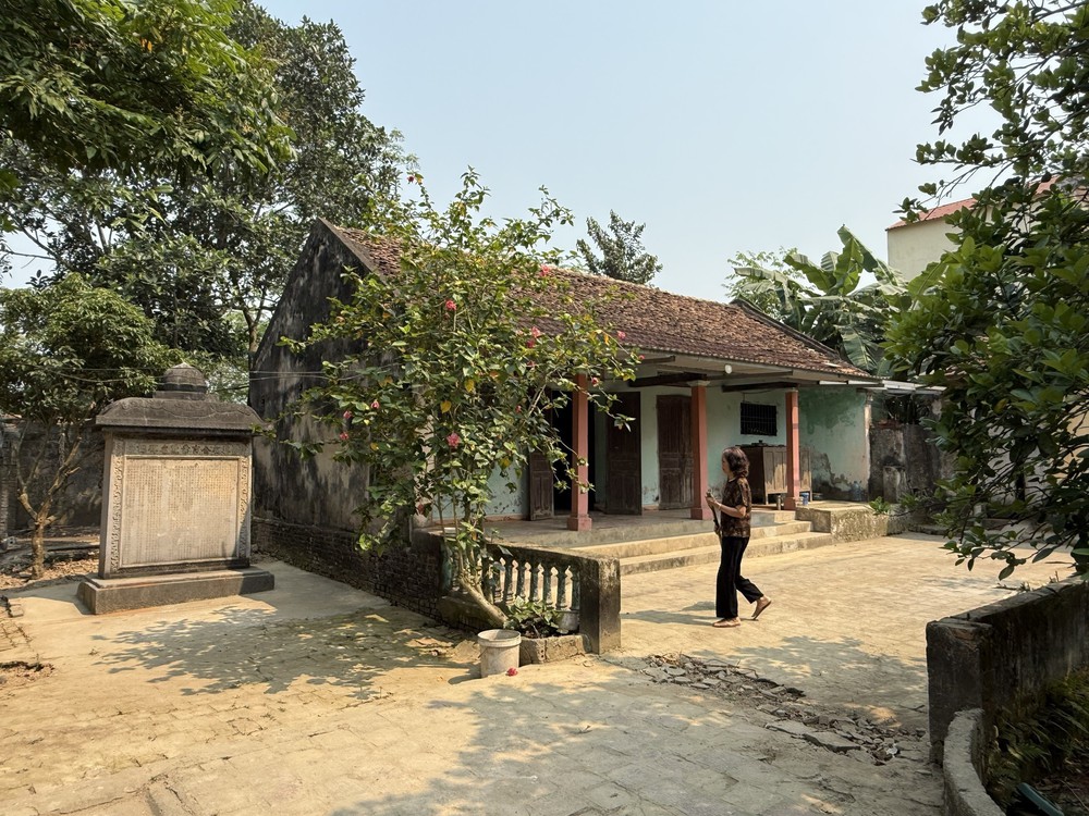 Chuyện quản lý: Tháo gỡ bất cập kéo dài để bảo tồn 2 tấm bia cổ có niên đại trên 300 năm - Ảnh 2. Chuyện quản lý: Tháo gỡ bất cập kéo dài để bảo tồn 2 tấm bia cổ có niên đại trên 300 năm - Ảnh 2.