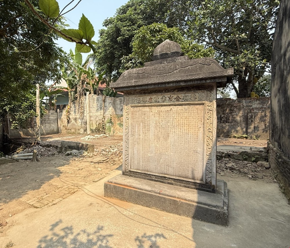 Chuyện quản lý: Tháo gỡ bất cập kéo dài để bảo tồn 2 tấm bia cổ có niên đại trên 300 năm - Ảnh 4. Chuyện quản lý: Tháo gỡ bất cập kéo dài để bảo tồn 2 tấm bia cổ có niên đại trên 300 năm - Ảnh 4.