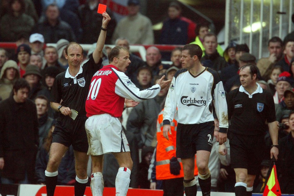 Chiếc thẻ đỏ của Lisandro Martinez & những pha đuổi người hy hữu nhất lịch sử - Ảnh 5.