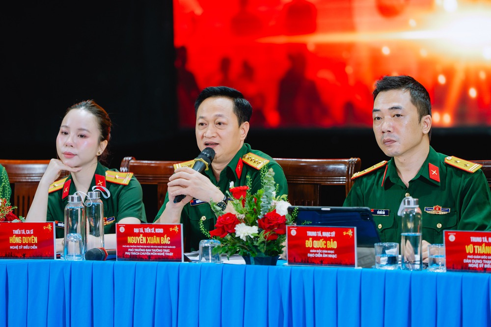 Đại tá, NSND, Tiến sĩ Nguyễn Xuân Bắc, Phó Hiệu trưởng trường Đại học Văn hóa Nghệ thuật Quân đội chia sẻ về hoà nhạc.