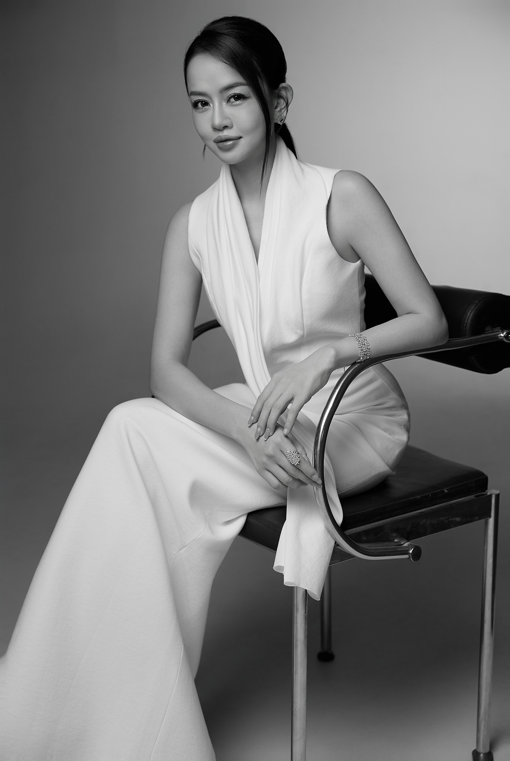 MC Minh Hằng: "Giải thưởng Cống hiến sẽ lưu lại mãi trong hành trình làm nghề của mình" - Ảnh 2. MC Minh Hằng: "Giải thưởng Cống hiến sẽ lưu lại mãi trong hành trình làm nghề của mình" - Ảnh 2.