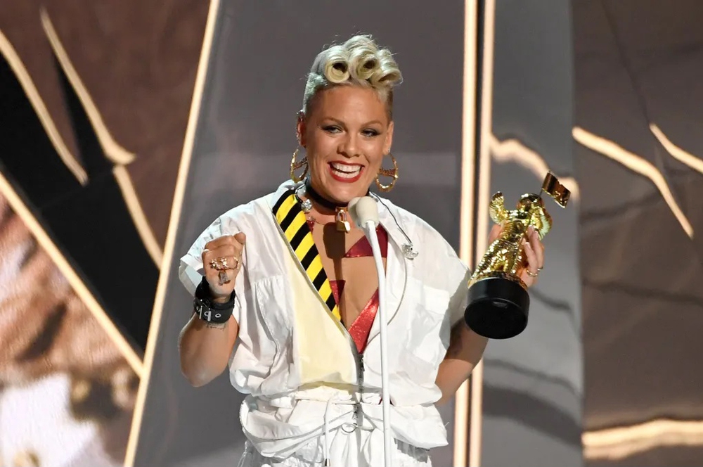 Từ rockstar đến biểu tượng Broadway: Pink dẫn dắt lễ trao giải Tony 2026 trong vinh dự trọn đời - Ảnh 2.