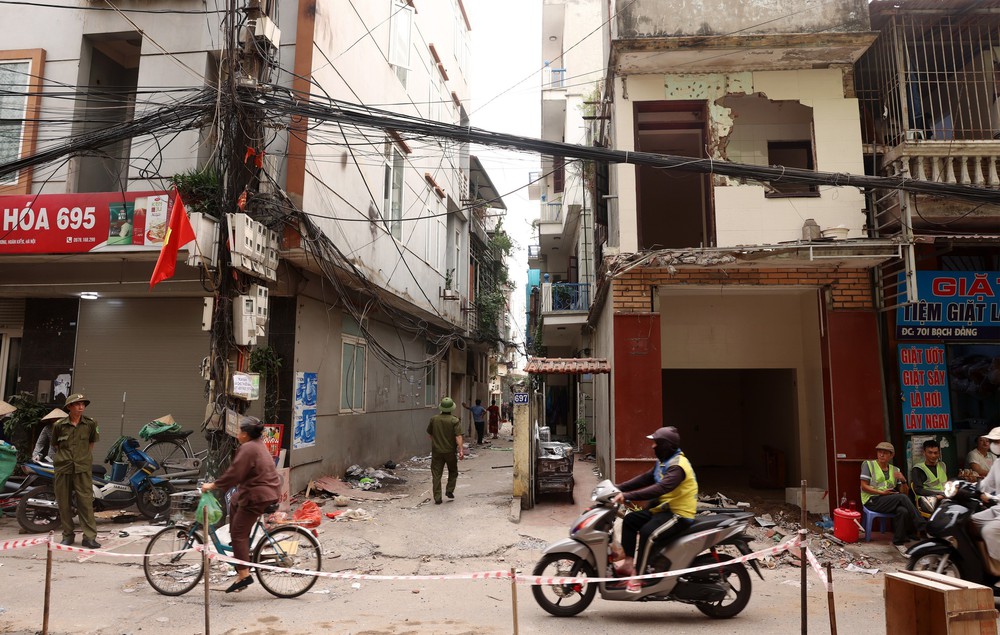 Hà Nội đẩy nhanh tiến độ giải phóng mặt bằng thi công Dự án cầu Trần Hưng Đạo - Ảnh 4. Hà Nội đẩy nhanh tiến độ giải phóng mặt bằng thi công Dự án cầu Trần Hưng Đạo - Ảnh 4.