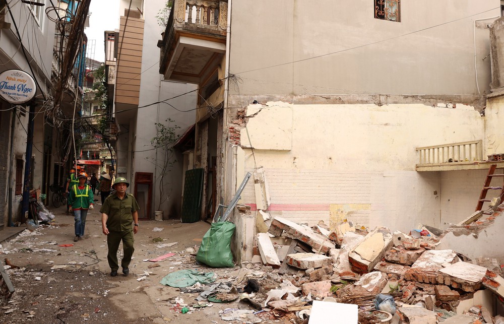 Hà Nội đẩy nhanh tiến độ giải phóng mặt bằng thi công Dự án cầu Trần Hưng Đạo - Ảnh 2. Hà Nội đẩy nhanh tiến độ giải phóng mặt bằng thi công Dự án cầu Trần Hưng Đạo - Ảnh 2.