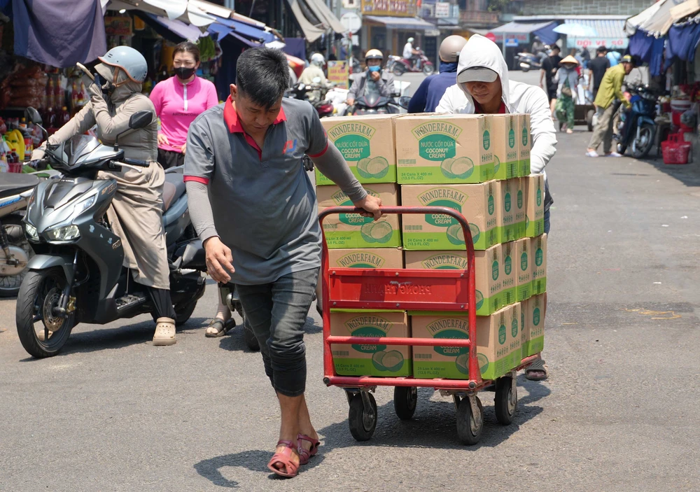 Ngày 17/4, nắng nóng diện rộng ở Bắc Bộ và Bắc Trung Bộ sẽ kết thúc - Ảnh 1. Ngày 17/4, nắng nóng diện rộng ở Bắc Bộ và Bắc Trung Bộ sẽ kết thúc - Ảnh 1.