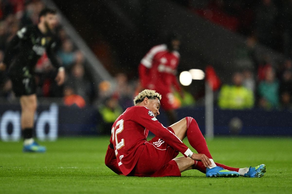 Tin nóng thể thao sáng 15/4: HLV Tuấn Kiệt lên tiếng về tình hình của phụ công 17 tuổi sau sự cố ở giải VĐQG - Ảnh 3.