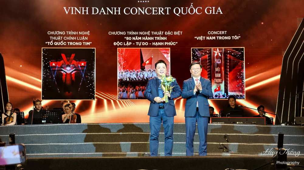 TRỰC TIẾP Lễ trao Giải thưởng Cống hiến 2026: Cầu thủ Đình Bắc nhận Giải Gương mặt trẻ Thể thao của năm - Ảnh 2.