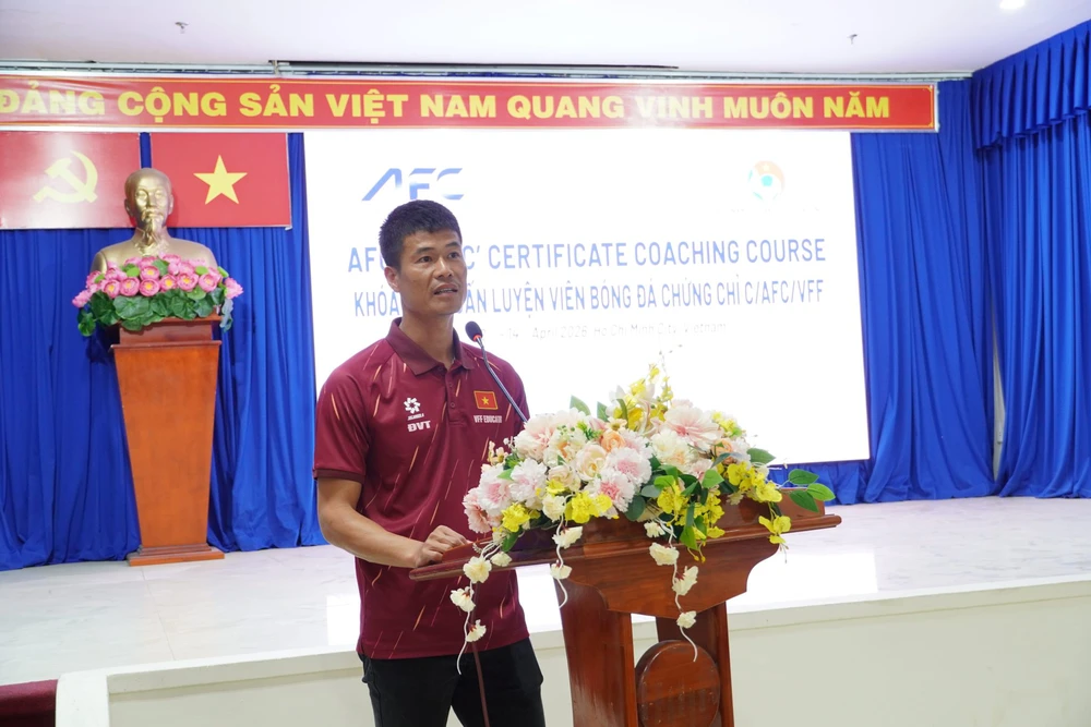 Tin nóng bóng đá Việt hôm nay 16/4: HLV Bae Ji Won dẫn dắt CLB Ninh Bình; Đình Bắc muốn ra nước ngoài thi đấu - Ảnh 3.