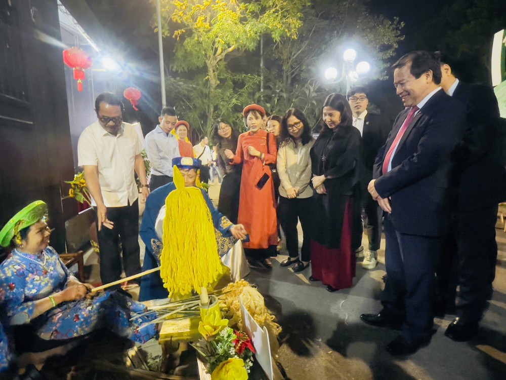 Hà Nội đứng thứ 25 thành phố thú vị nhất thế giới - Ảnh 3.