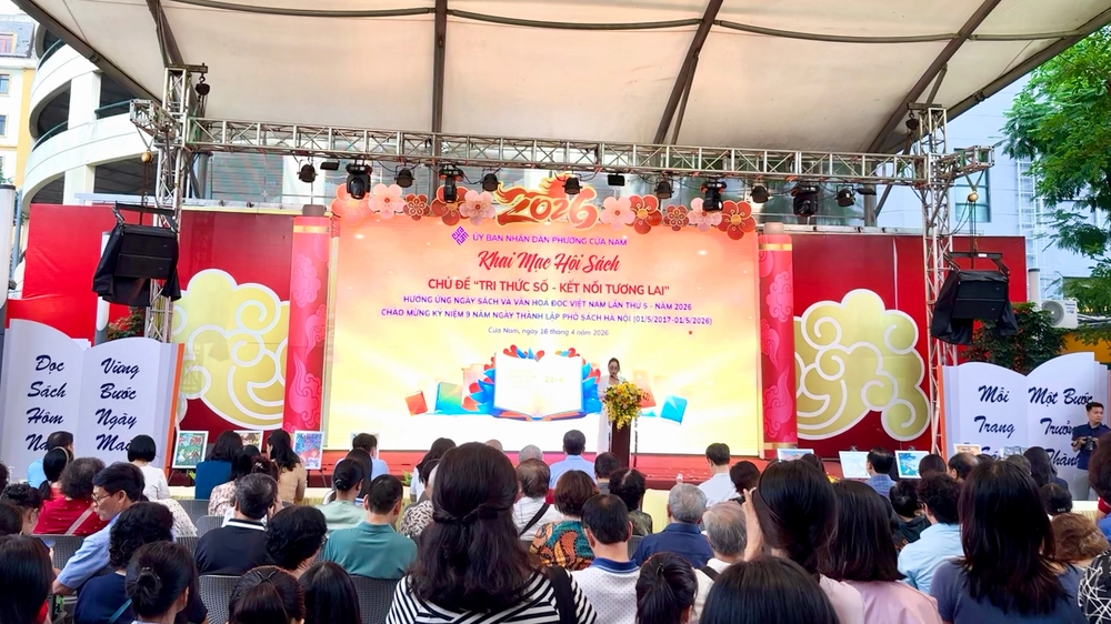Phố Sách Hà Nội hướng tới văn hóa đọc bền vững: Từ sự kiện thời điểm đến thói quen lâu dài - Ảnh 1.