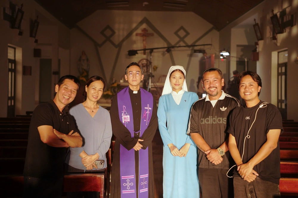 “Hẹn em ngày nhật thực” vượt mốc 106 tỷ và bước tiến mới của Cánh Đồng Film - Ảnh 1.