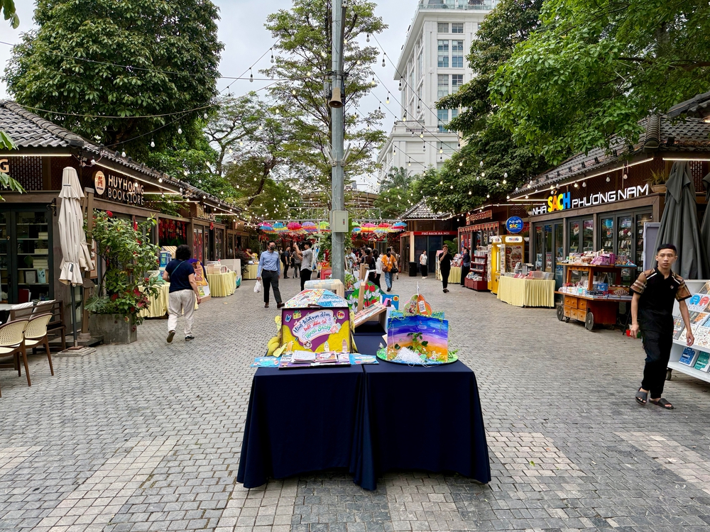 Phố Sách Hà Nội hướng tới văn hóa đọc bền vững: Từ sự kiện thời điểm đến thói quen lâu dài - Ảnh 3.