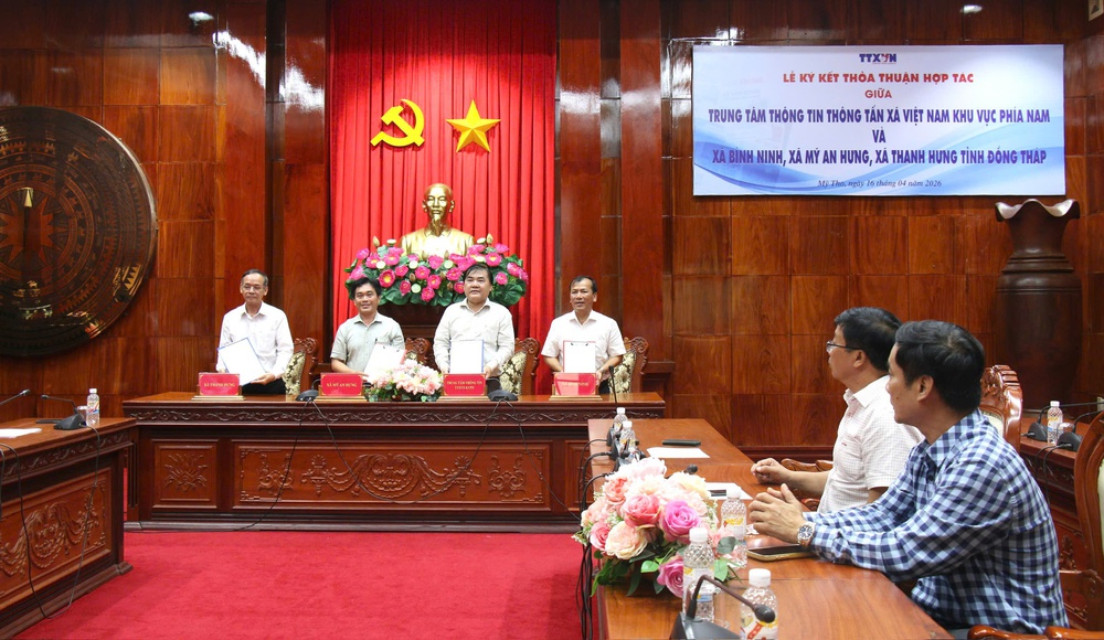 Đồng Tháp: Ký kết hợp tác truyền thông giữa TTXVN khu vực phía Nam và 3 xã - Ảnh 1. Đồng Tháp: Ký kết hợp tác truyền thông giữa TTXVN khu vực phía Nam và 3 xã - Ảnh 1.